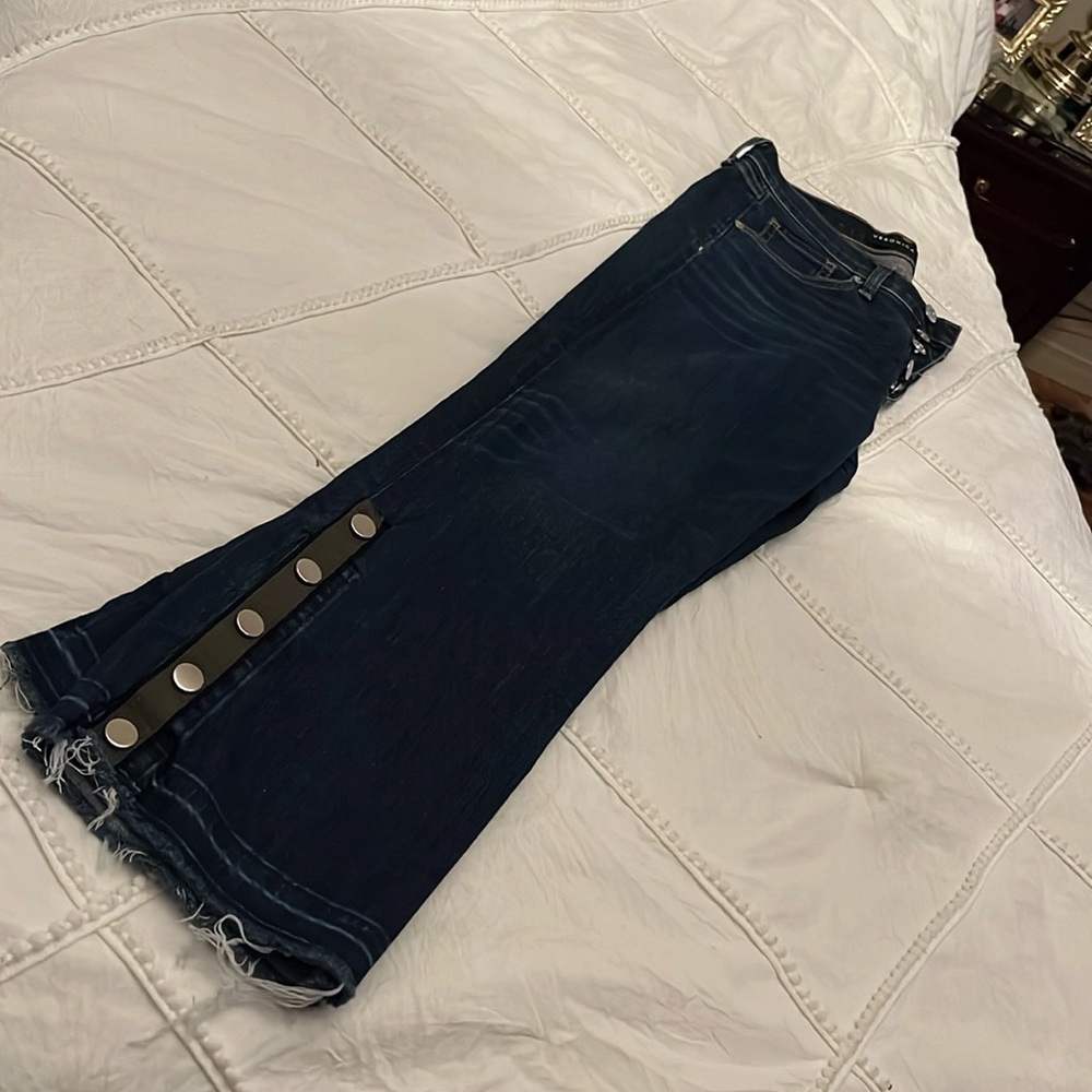 Veronica Beard Carolyn 10” Baby Boot Button Fly in Dark Vintage Wash size 28